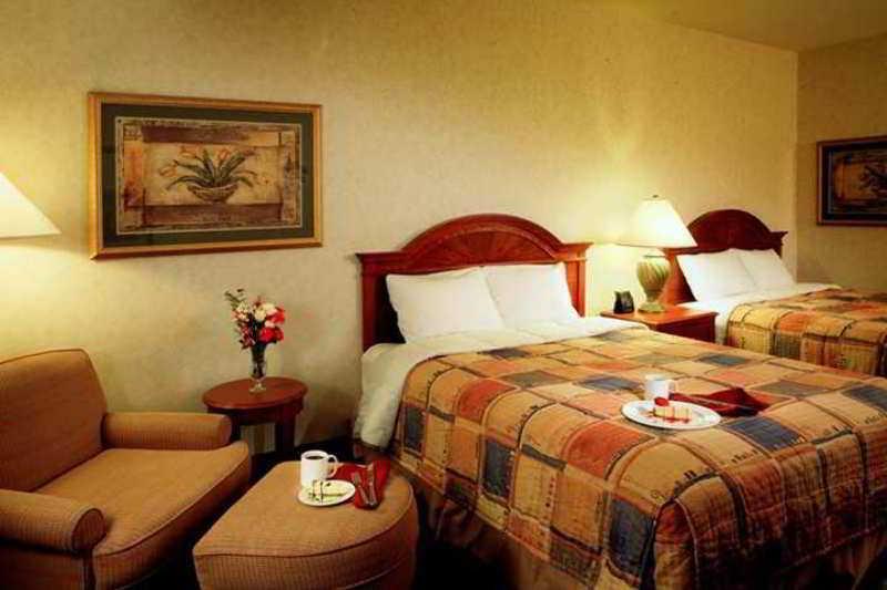 Hilton Garden Inn Tri-Cities/Кениуик Екстериор снимка