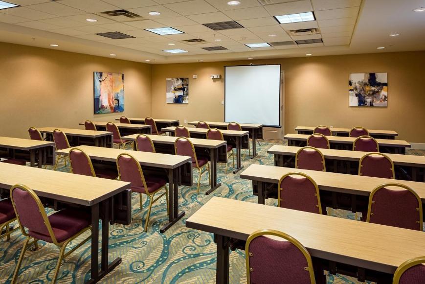 Hilton Garden Inn Tri-Cities/Кениуик Екстериор снимка
