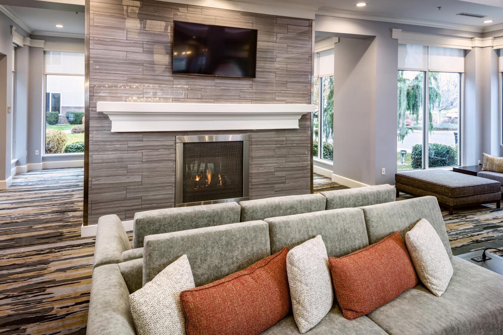 Hilton Garden Inn Tri-Cities/Кениуик Екстериор снимка