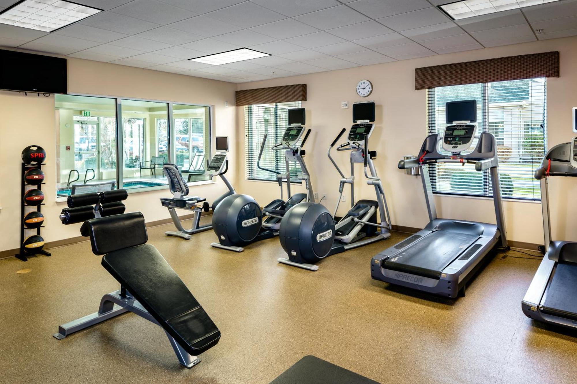 Hilton Garden Inn Tri-Cities/Кениуик Екстериор снимка