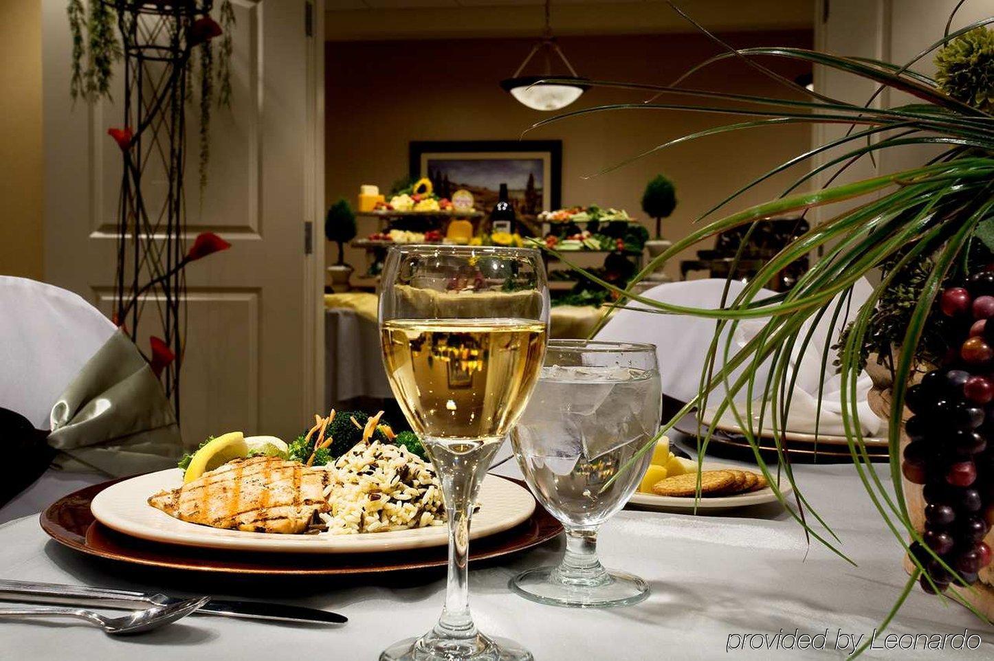 Hilton Garden Inn Tri-Cities/Кениуик Ресторант снимка