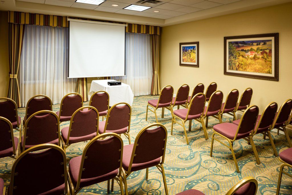 Hilton Garden Inn Tri-Cities/Кениуик Екстериор снимка